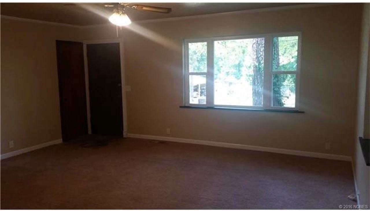 1223 Roosevelt Ave - Photo 2 of 10