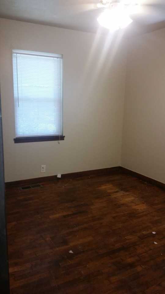 1223 Roosevelt Ave - Photo 6 of 10