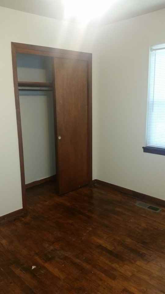 1223 Roosevelt Ave - Photo 7 of 10