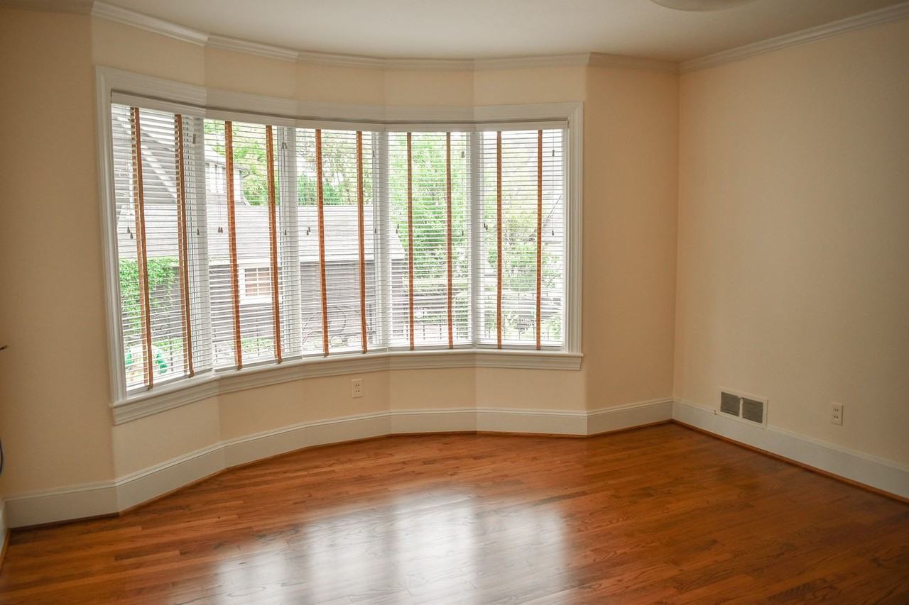 2920 Sw Montgomery Dr - Photo 5 of 14