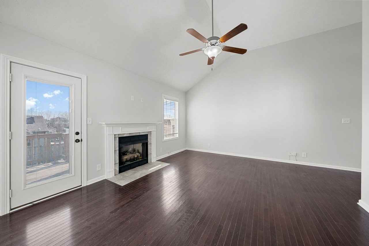 1091 Freedom Dr - Photo 6 of 24