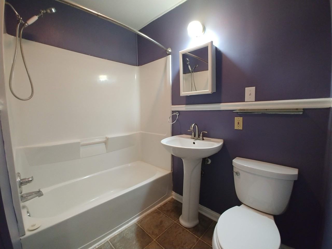 125 N Bryan Ave - Photo 6 of 8