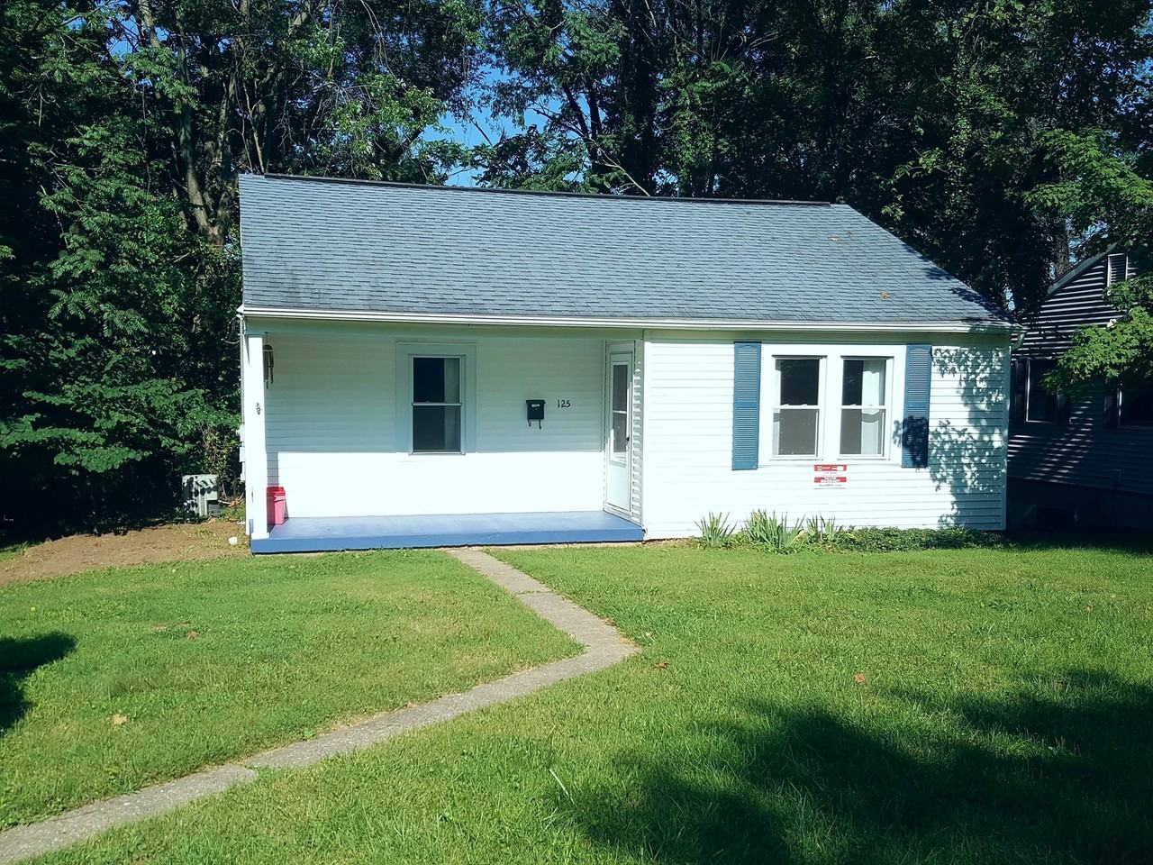 125 N Bryan Ave - Photo 7 of 8