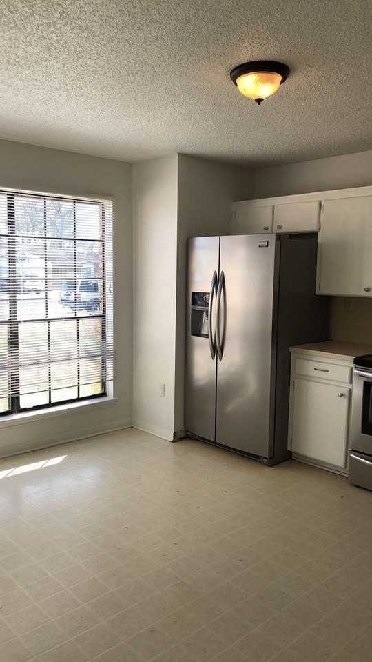 111 Bridle Dr - Photo 2 of 18