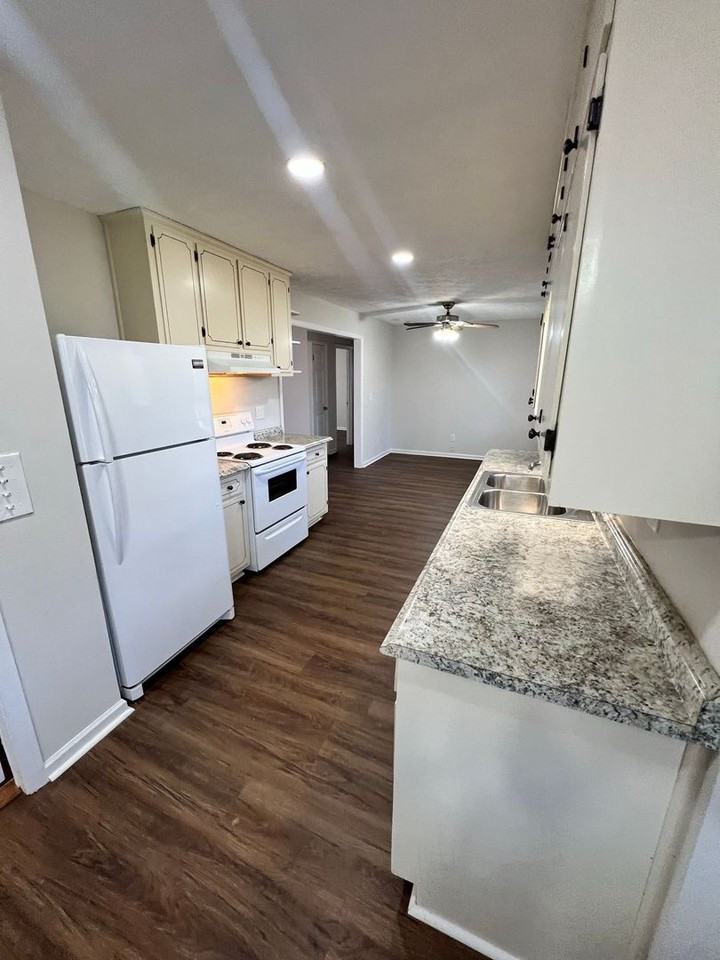 4431 Bryant Dr Sw - Photo 4 of 19