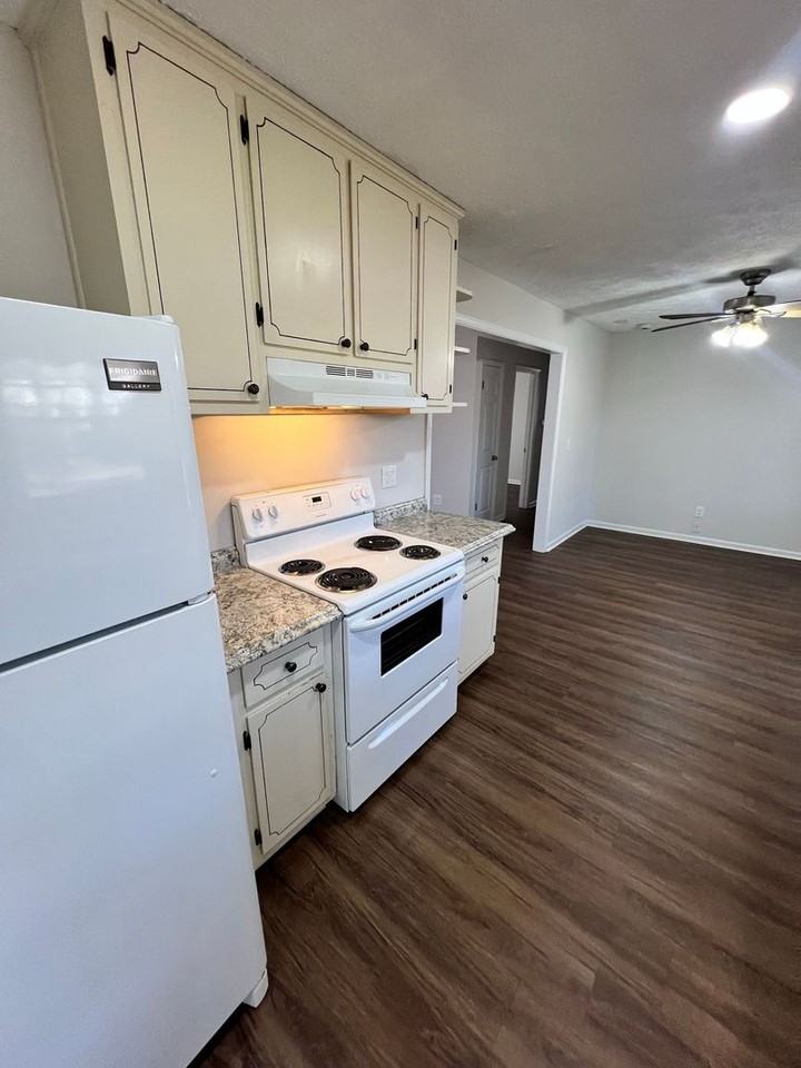 4431 Bryant Dr Sw - Photo 5 of 19