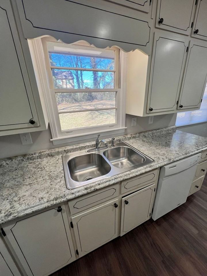 4431 Bryant Dr Sw - Photo 6 of 19