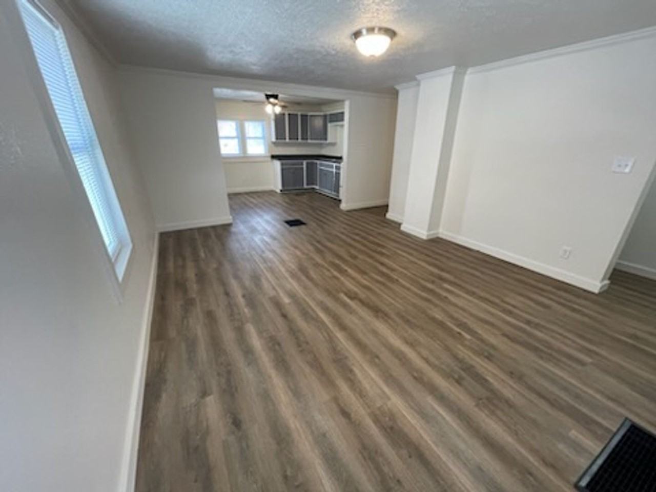 312 1/2 E Washington St - Photo 2 of 18