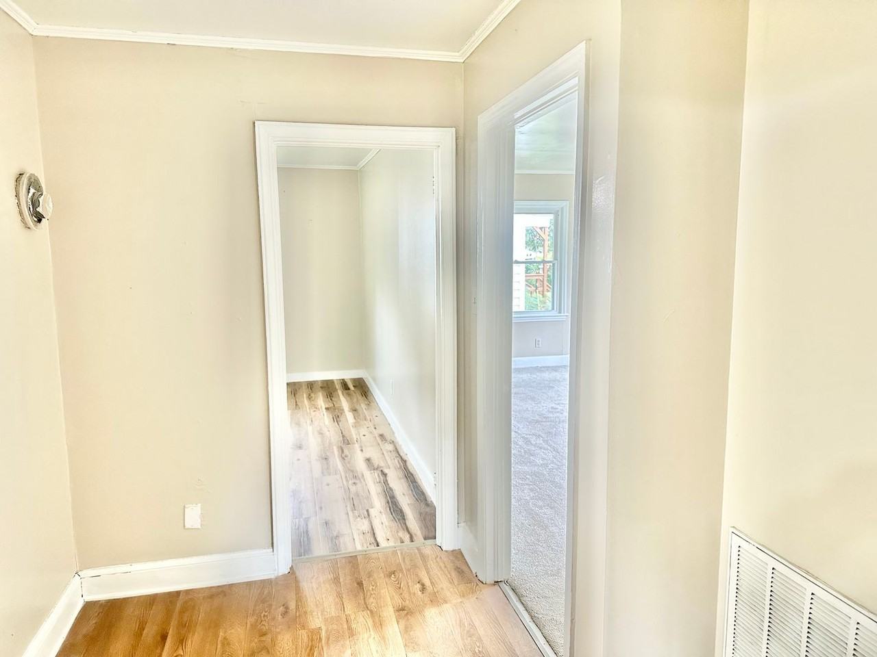 220 Keels Ave - Photo 4 of 9