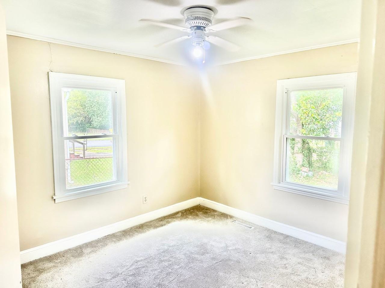 220 Keels Ave - Photo 6 of 9