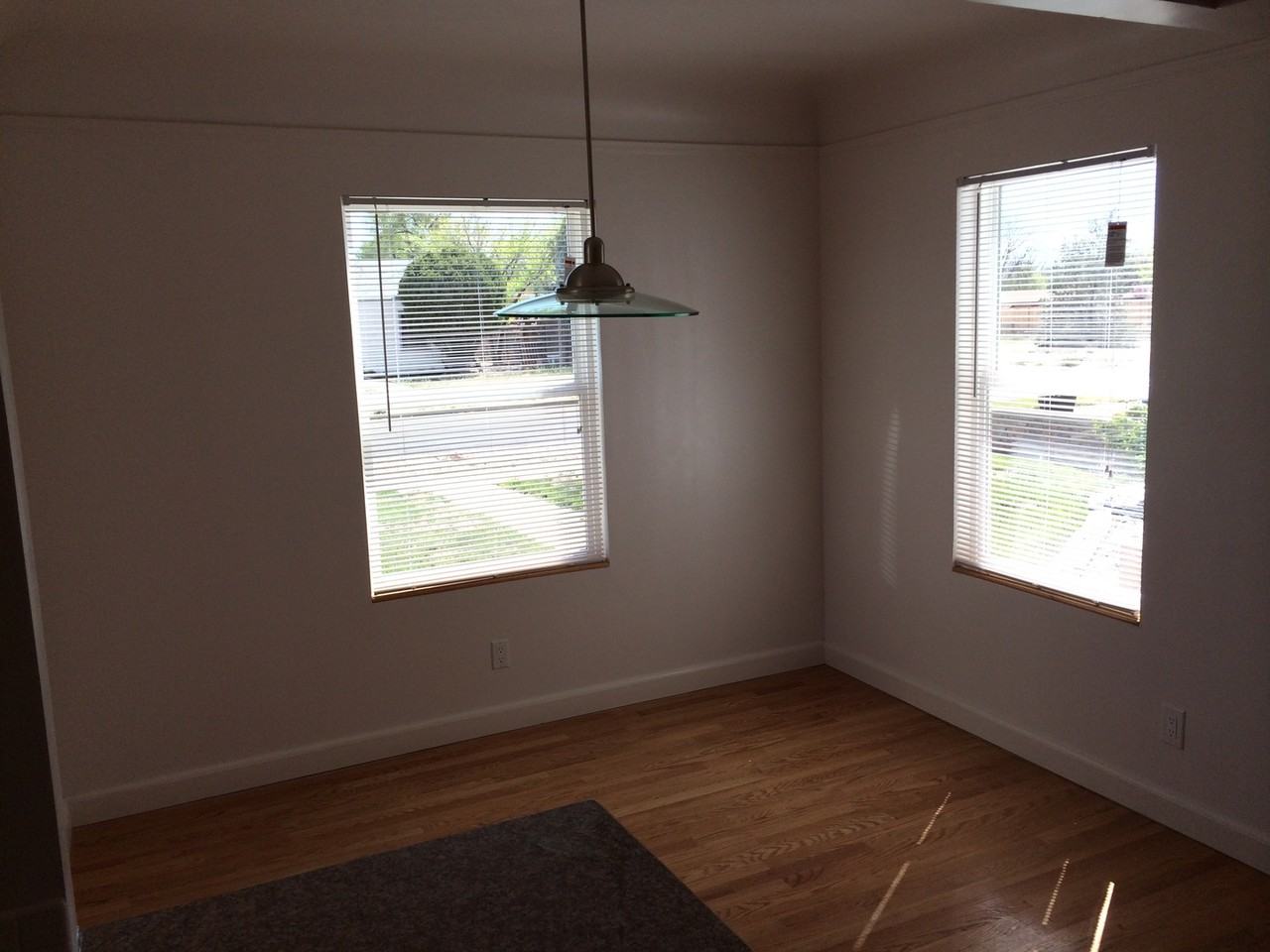 1307 W 7th St - Photo 5 of 12