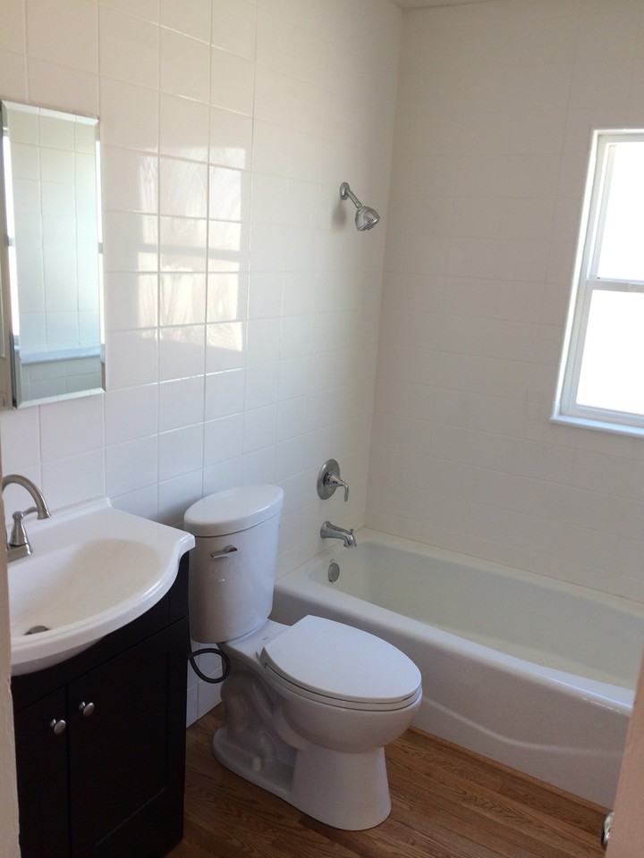 1307 W 7th St - Photo 7 of 12