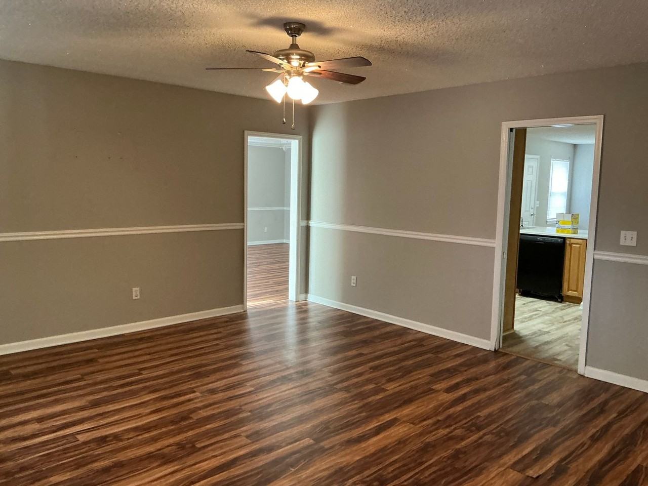 1414 Jane St - Photo 2 of 18