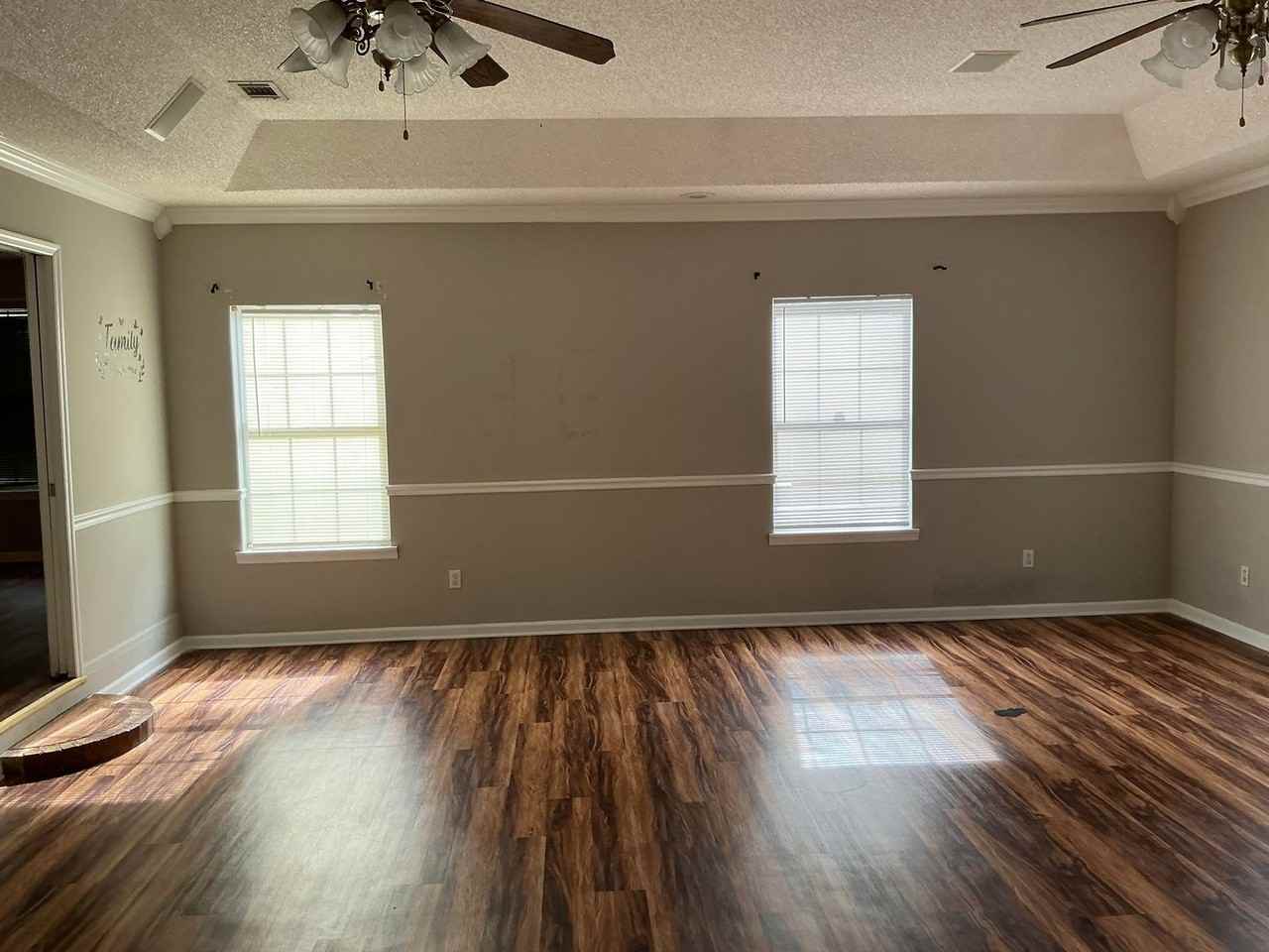 1414 Jane St - Photo 5 of 18