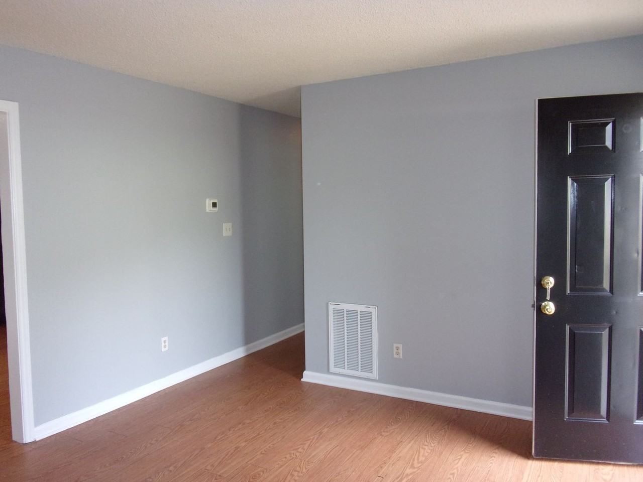 127 Patterson Ct - Photo 3 of 16