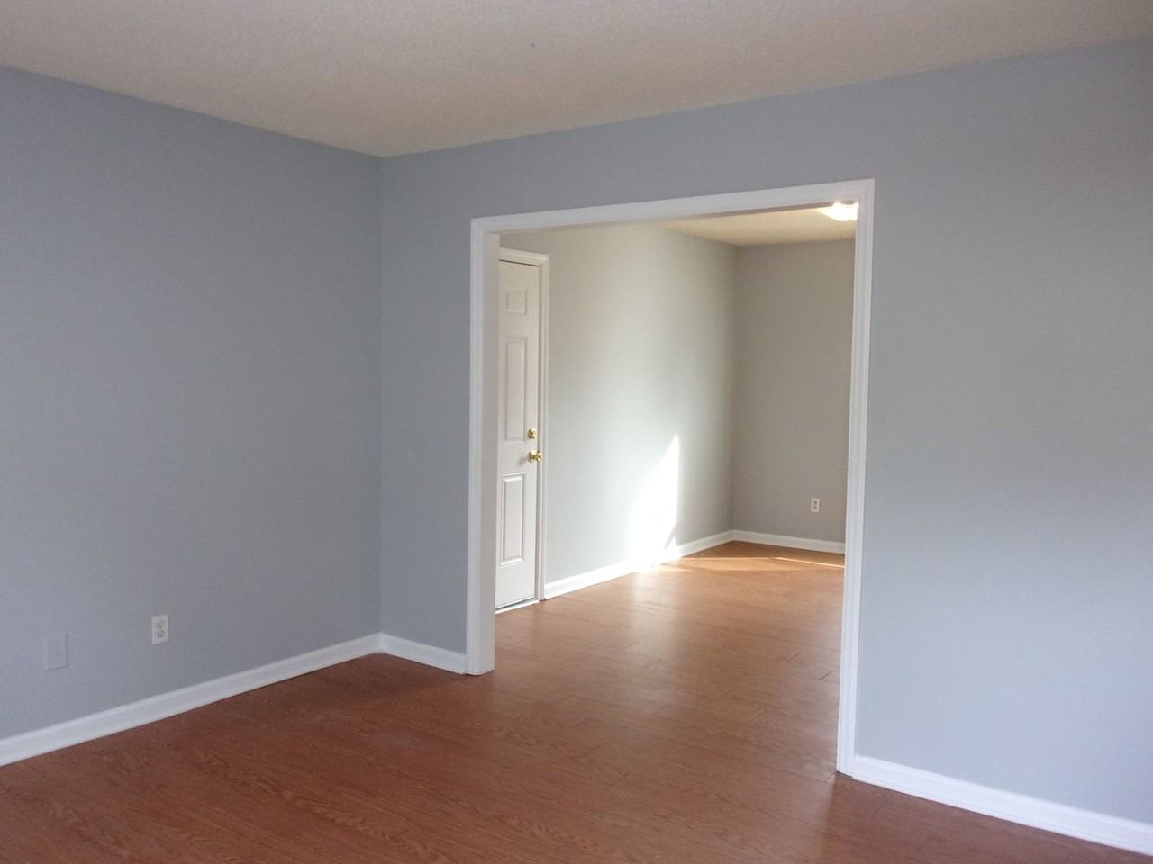 127 Patterson Ct - Photo 4 of 16