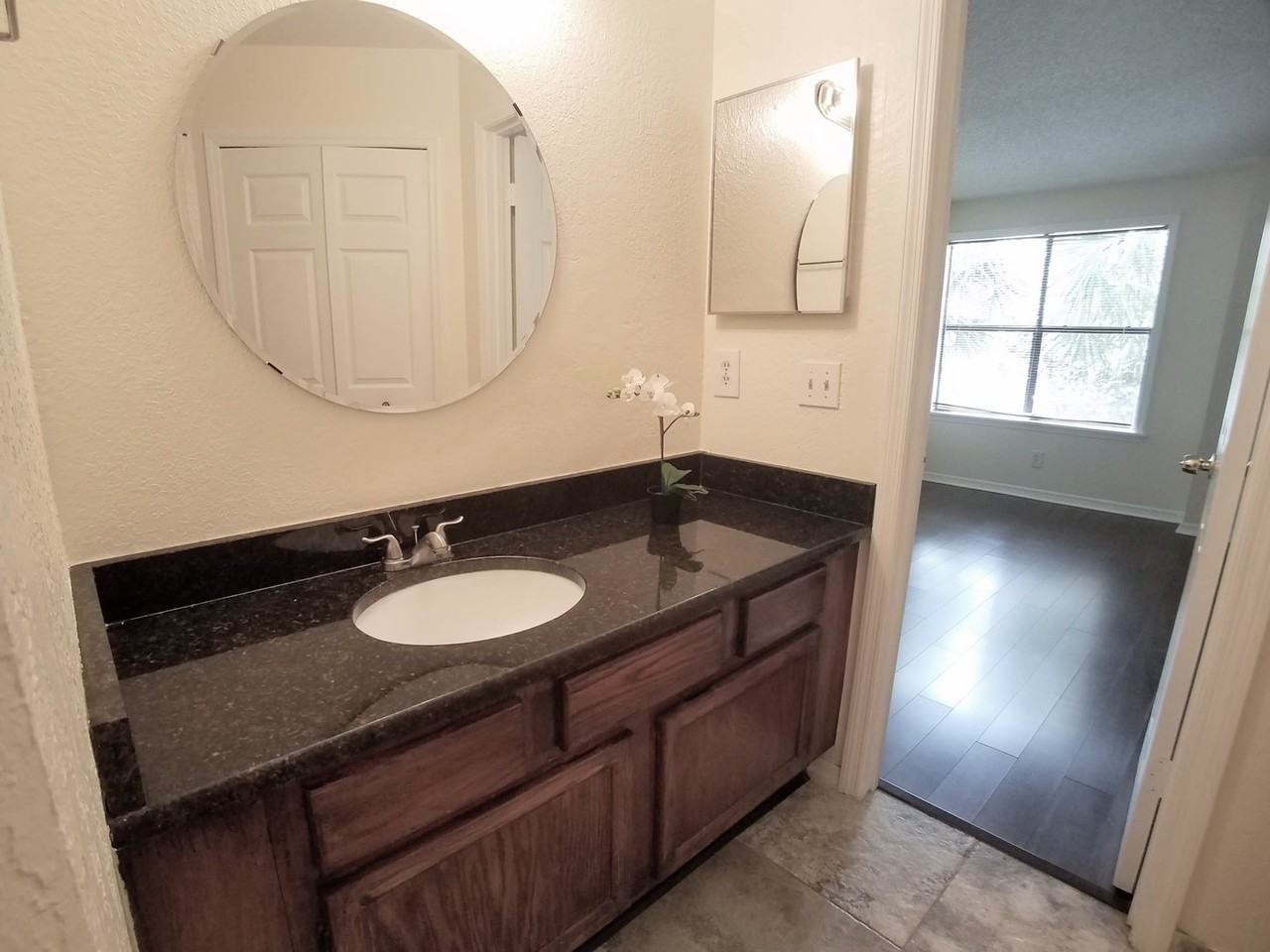 2911 Antique Oaks Cir #12 - Photo 7 of 23