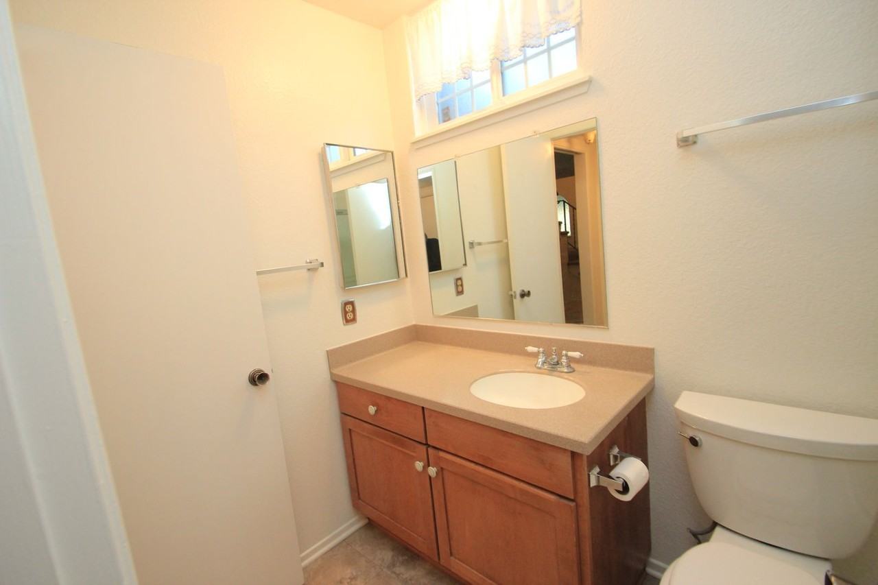 535 Lawnwood Way - Photo 4 of 25