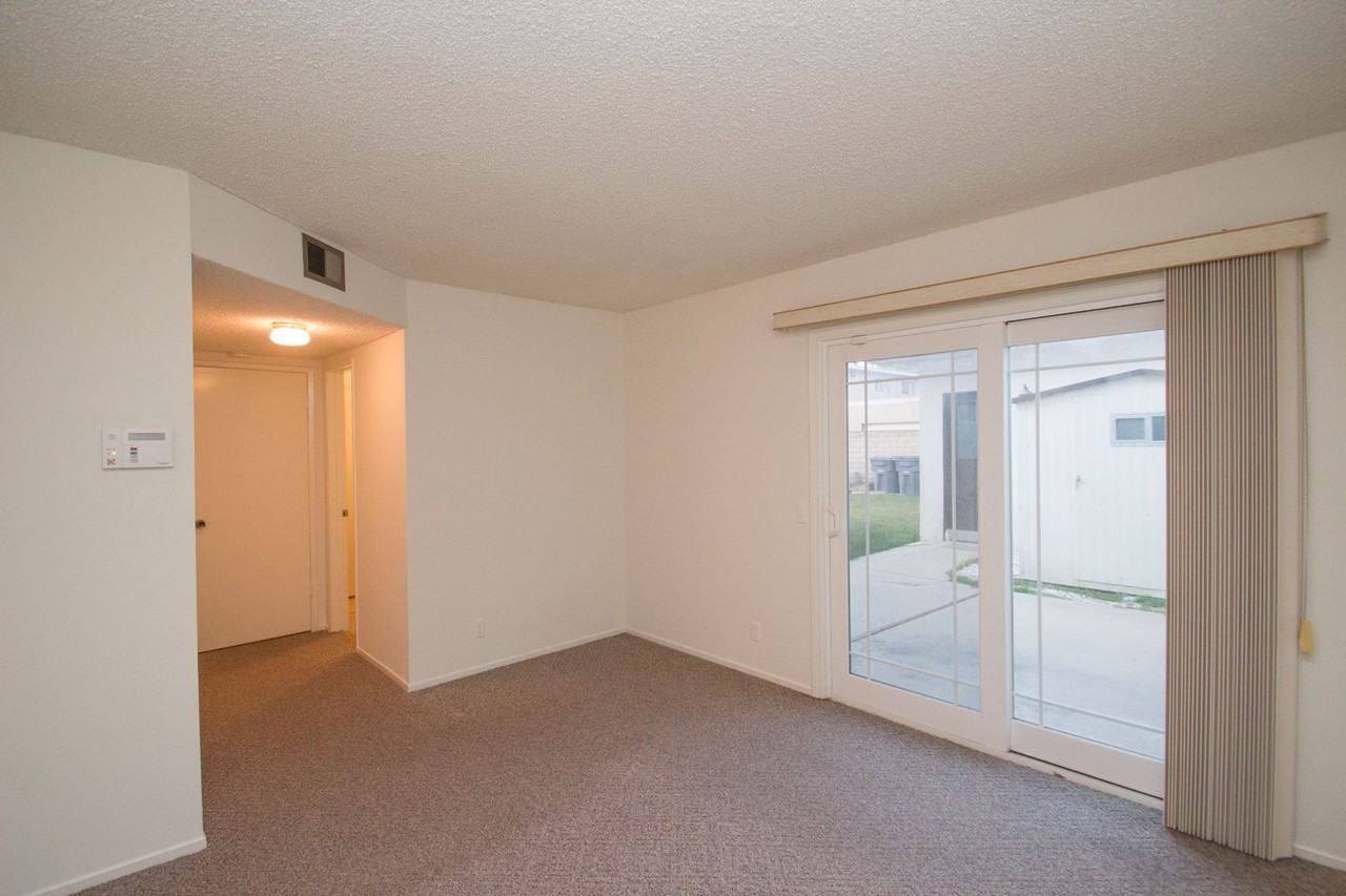 535 Lawnwood Way - Photo 6 of 25