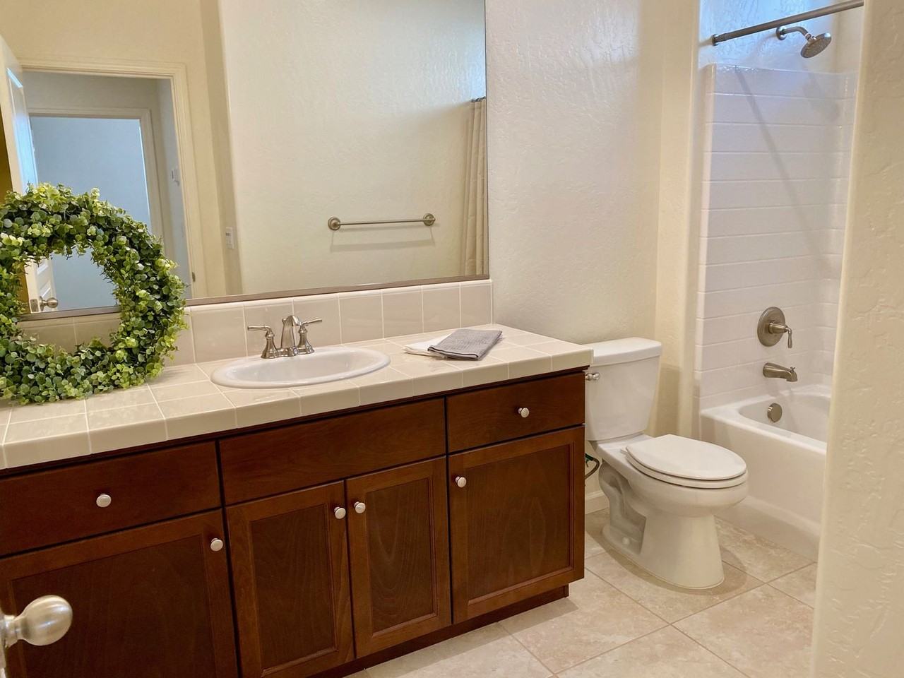 1046 La Canada Ave - Photo 6 of 21