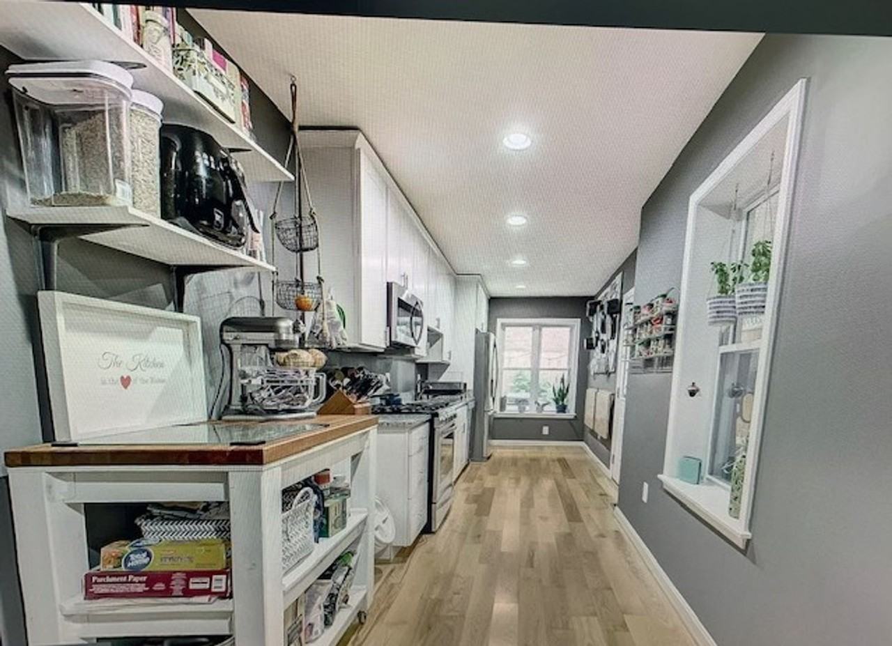 33 E Hamburg St - Photo 5 of 38