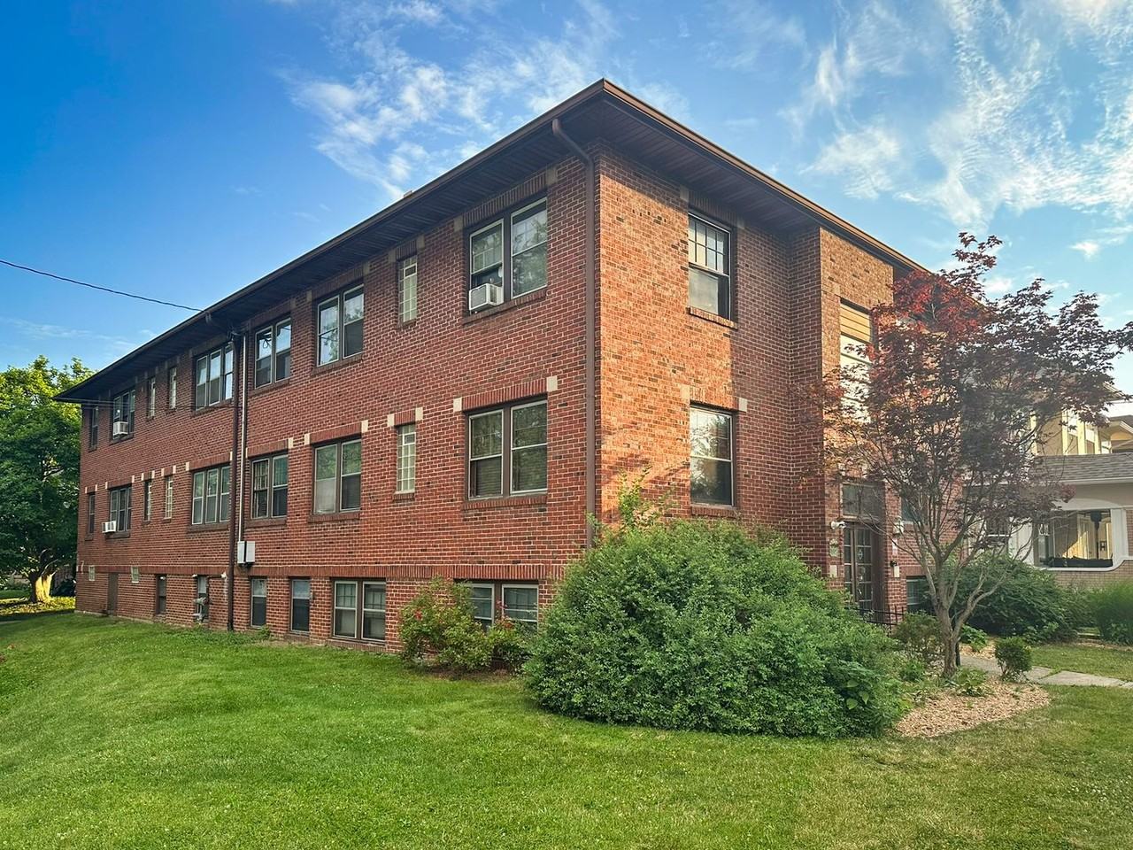 5819 E Washington St #11 - Photo 2 of 11