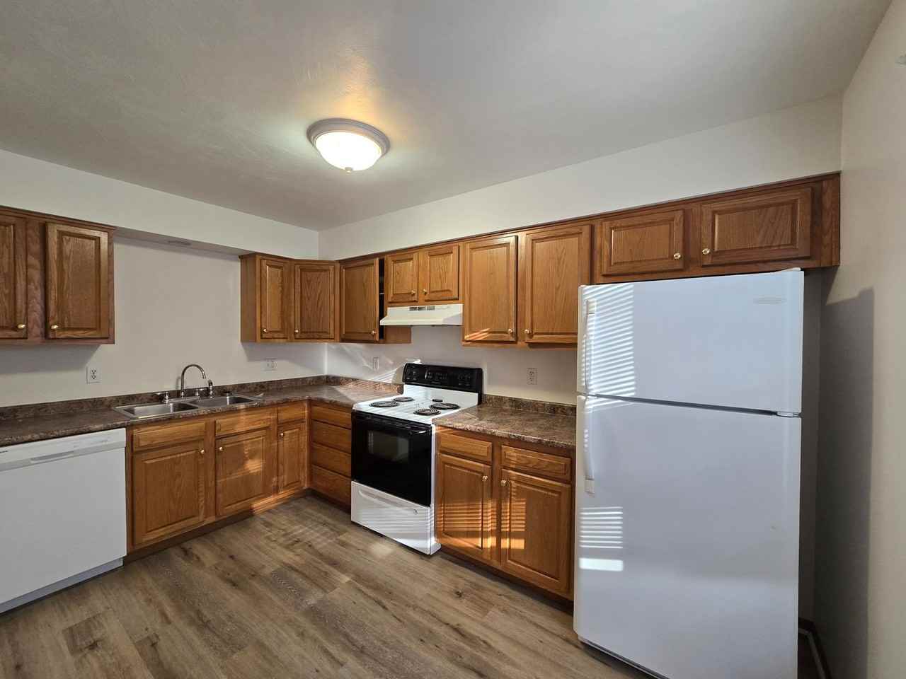 512 Harding St - Photo 5 of 10