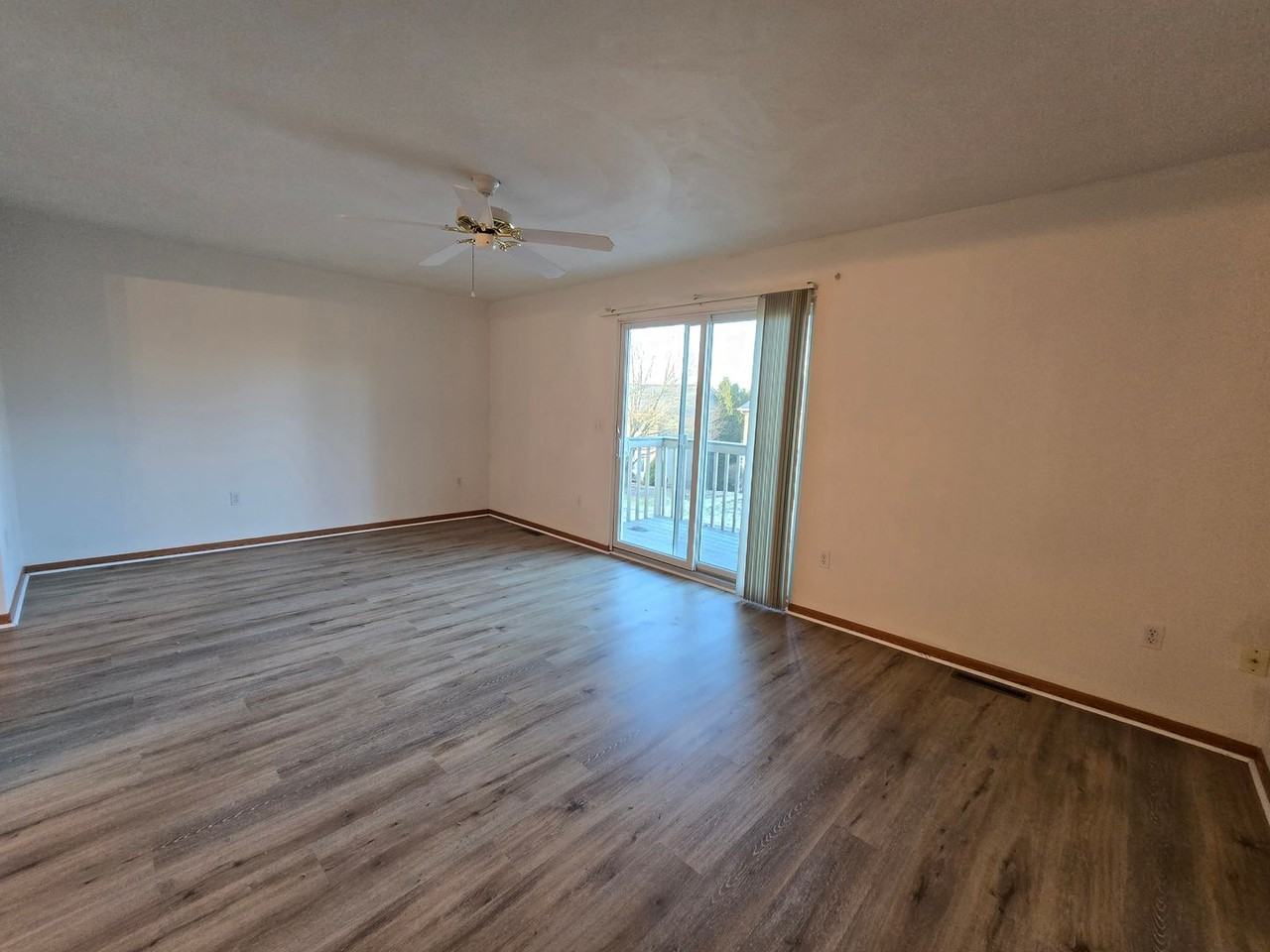 512 Harding St - Photo 6 of 10