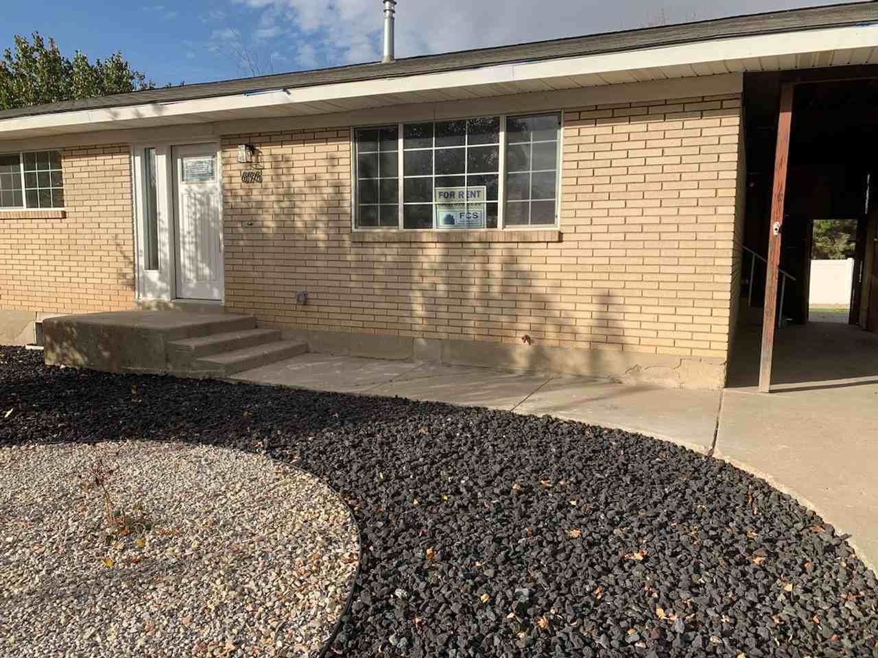 696 W 770 S - Photo 3 of 34