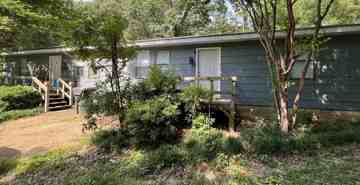 featured image of 2309 Evelyn Ln