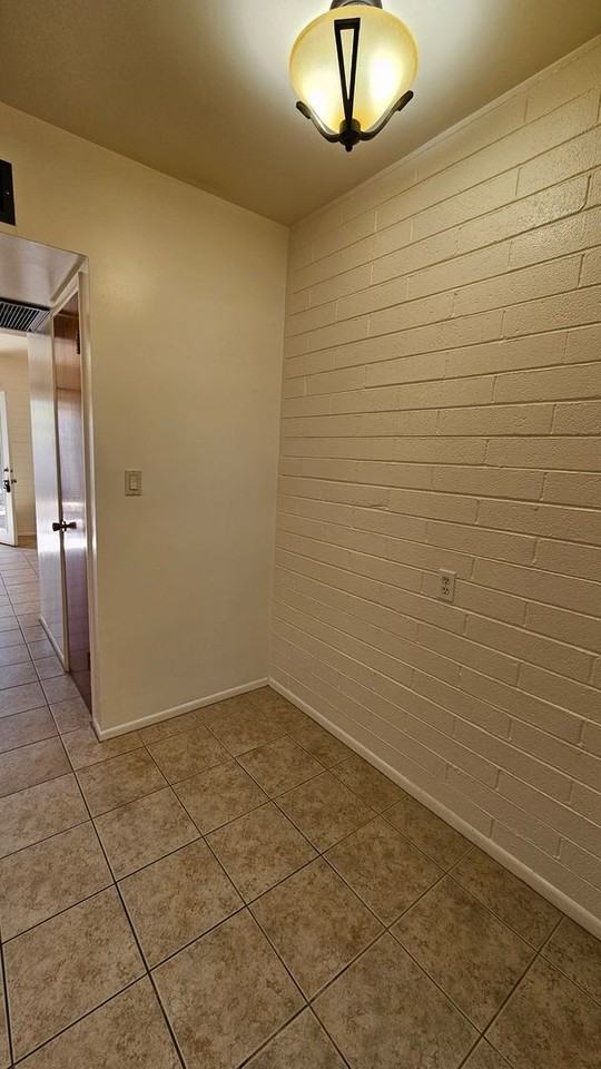 1511 N Craycroft Rd - Photo 7 of 17