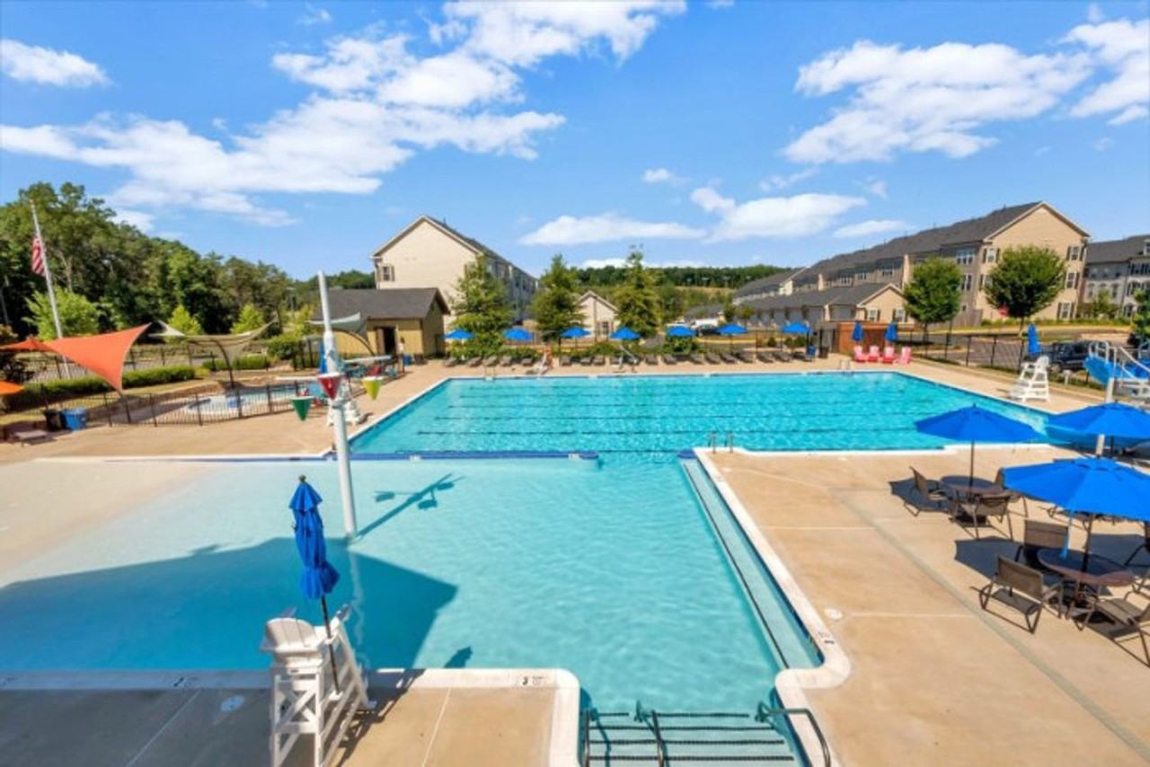 225 Aspen Rd - Photo 4 of 38