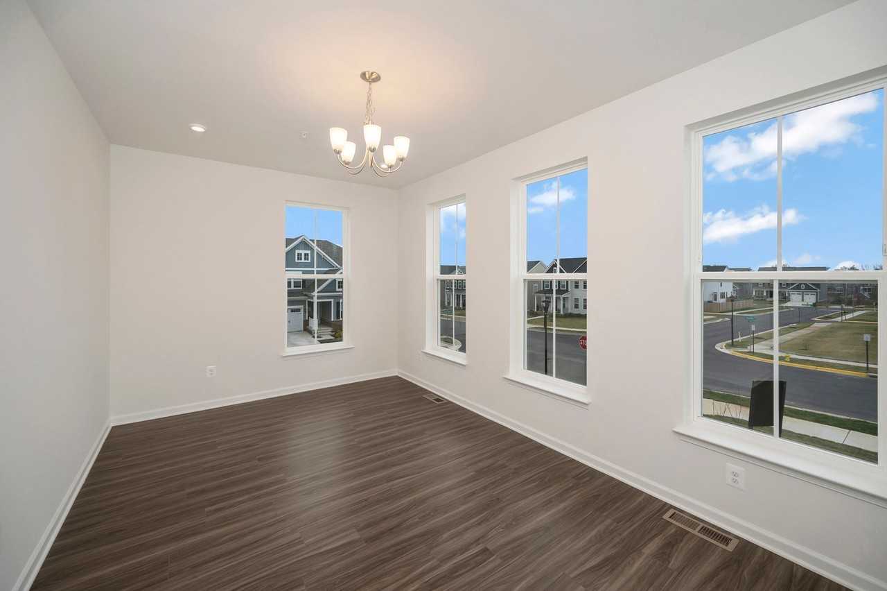 225 Aspen Rd - Photo 6 of 38