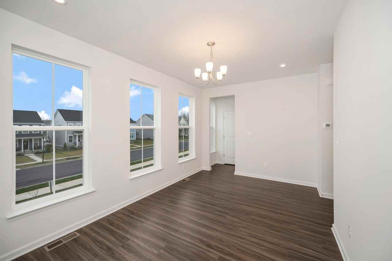 225 Aspen Rd - Photo 7 of 38