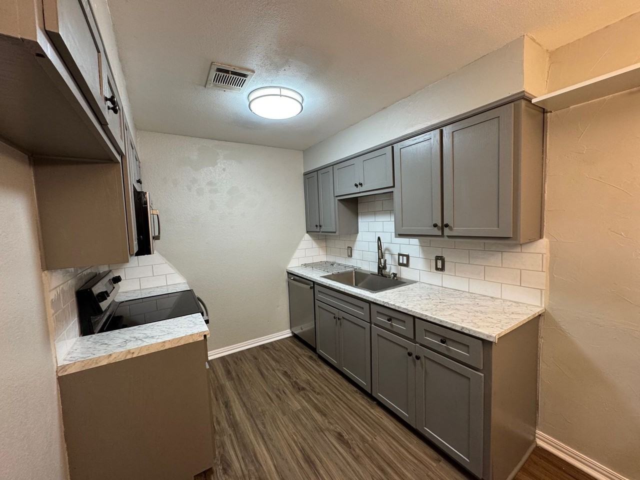 257 Brettwood - Photo 4 of 14