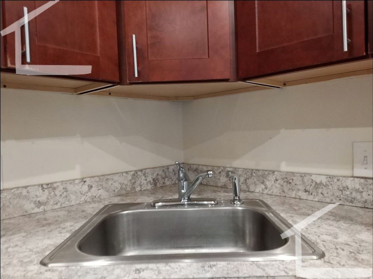 96 Calumet St - Photo 4 of 12