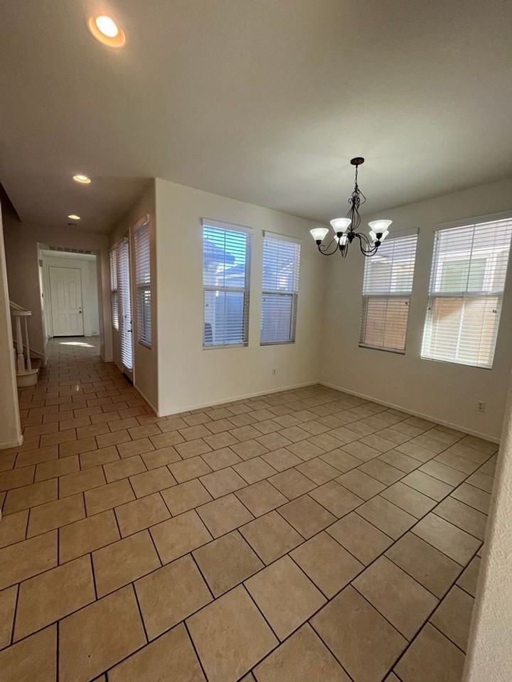 35491 Snead St - Photo 2 of 11