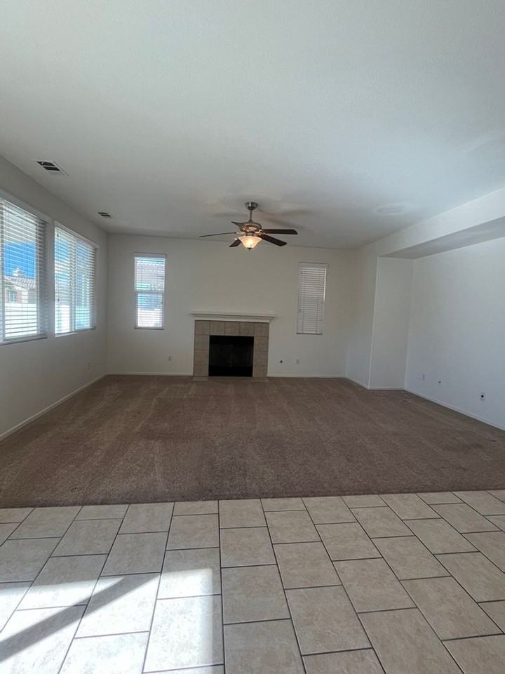 35491 Snead St - Photo 3 of 11