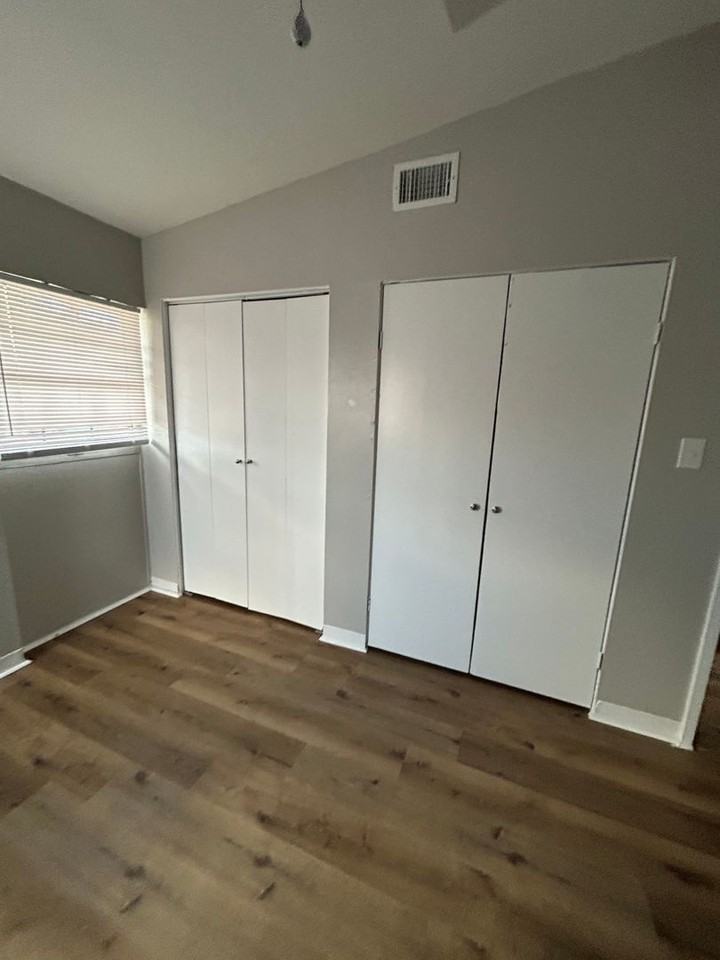 1926 S Skylane Dr - Photo 2 of 15