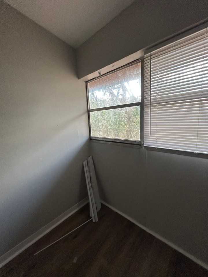 1926 S Skylane Dr - Photo 5 of 15