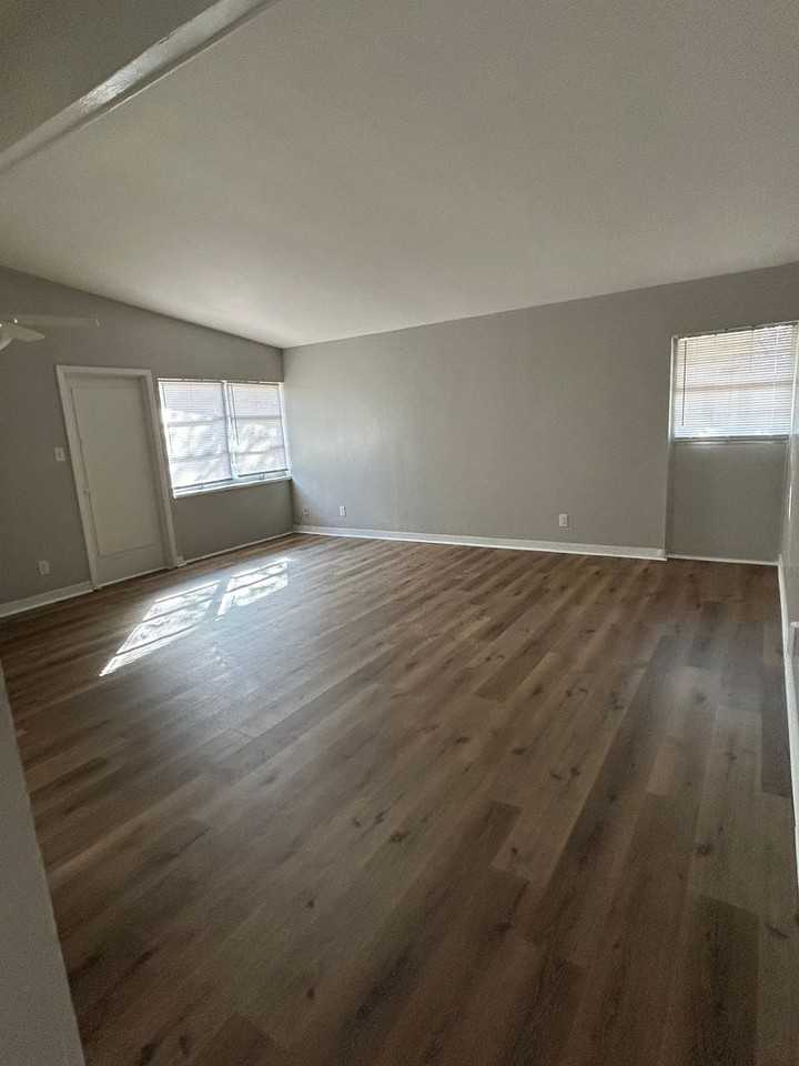 1926 S Skylane Dr - Photo 7 of 15