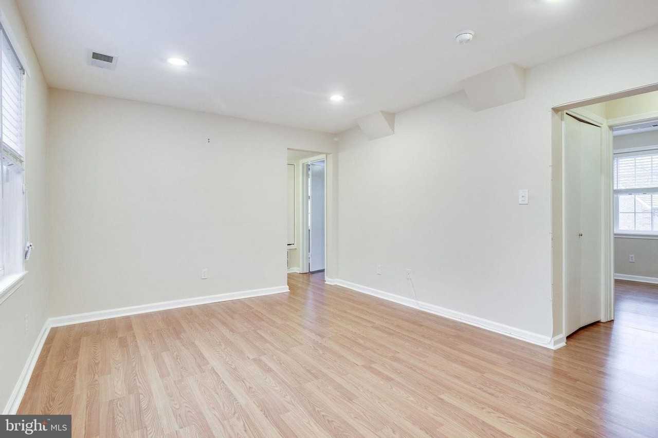 3923 Pennsylvania Ave Se #301 - Photo 6 of 17