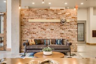 975 Se 11th Ave - Photo 1 of 1