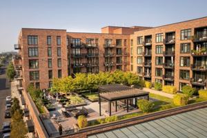 featured image of 975 Se 11th Ave