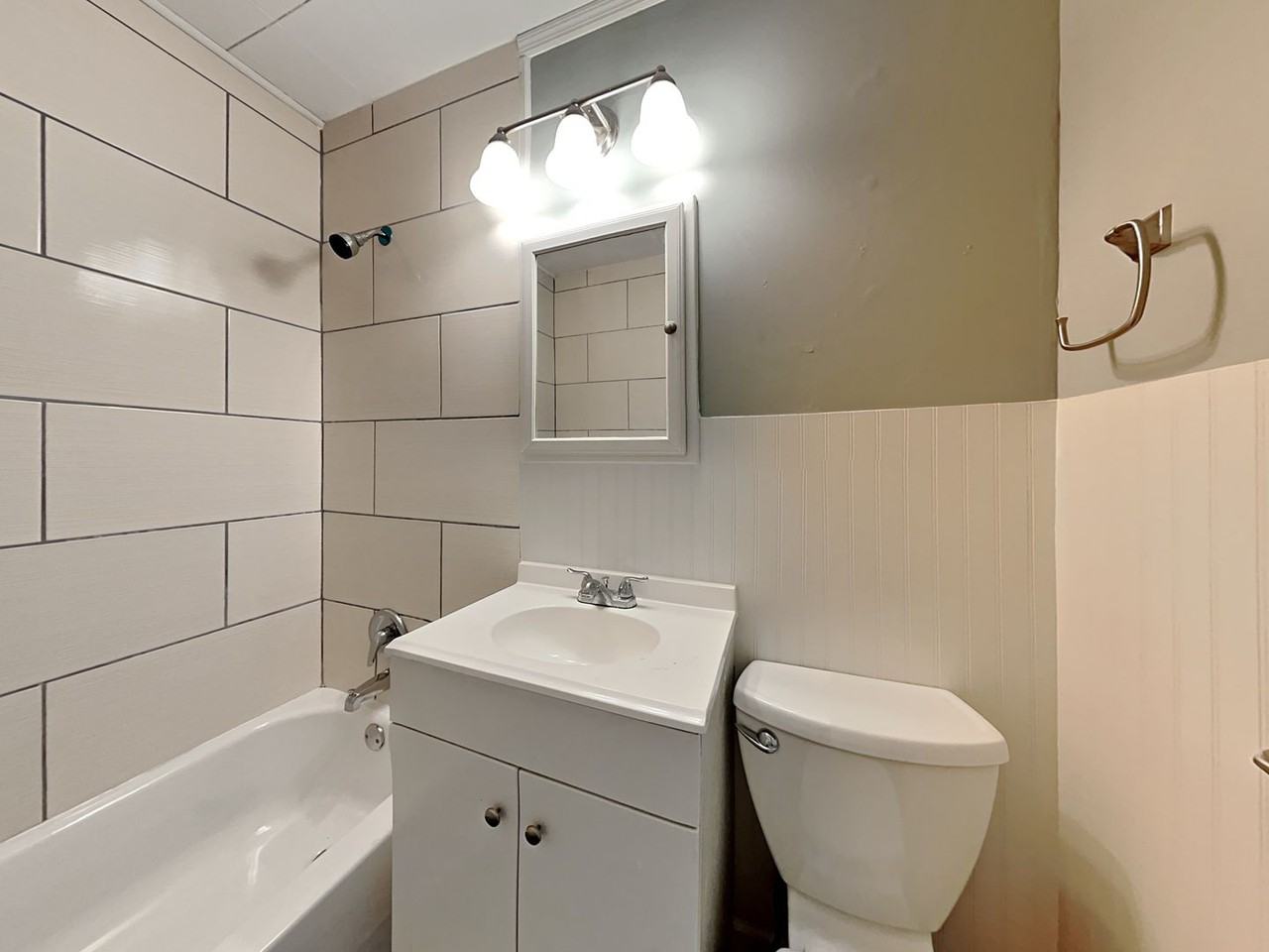 5616 E 102nd St - Photo 5 of 16