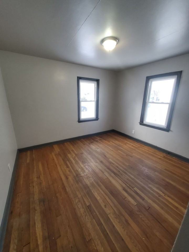 3602 N 36th St - Photo 3 of 9