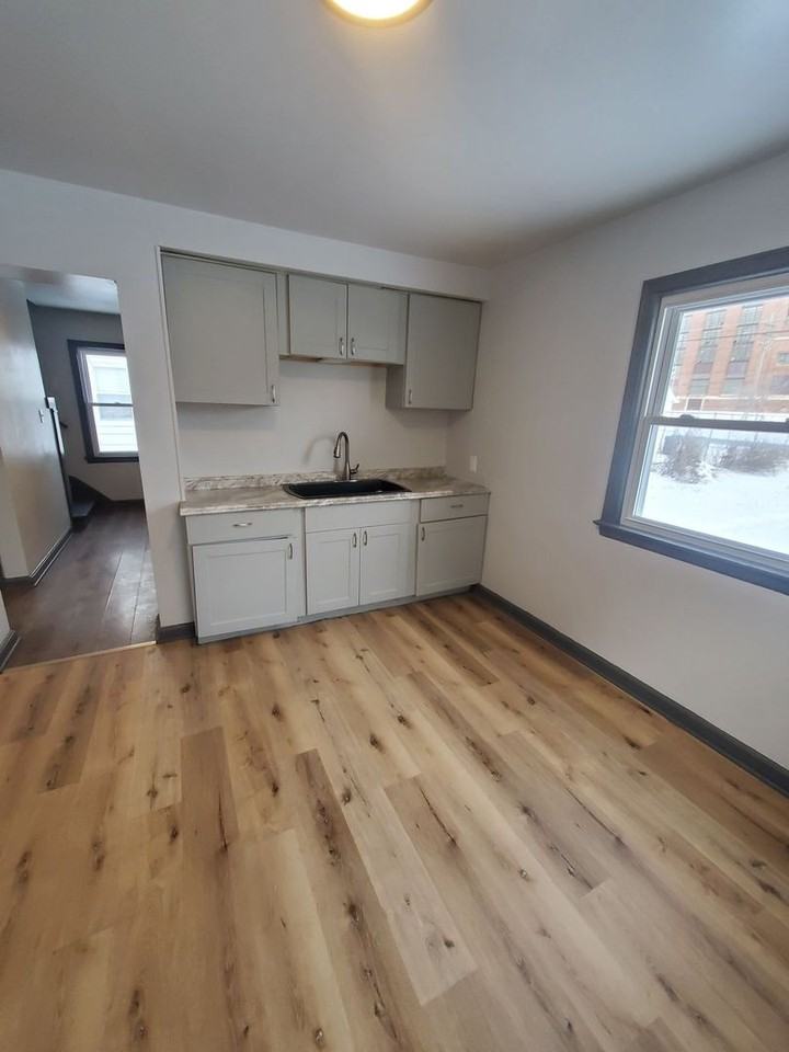 3602 N 36th St - Photo 5 of 9