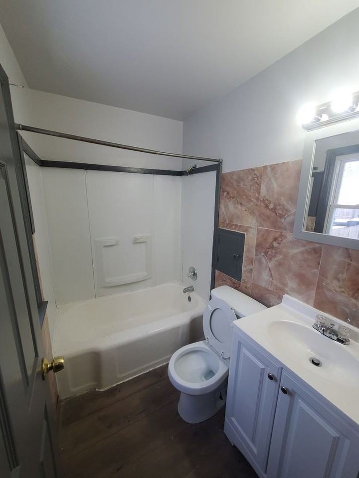 3602 N 36th St - Photo 6 of 9