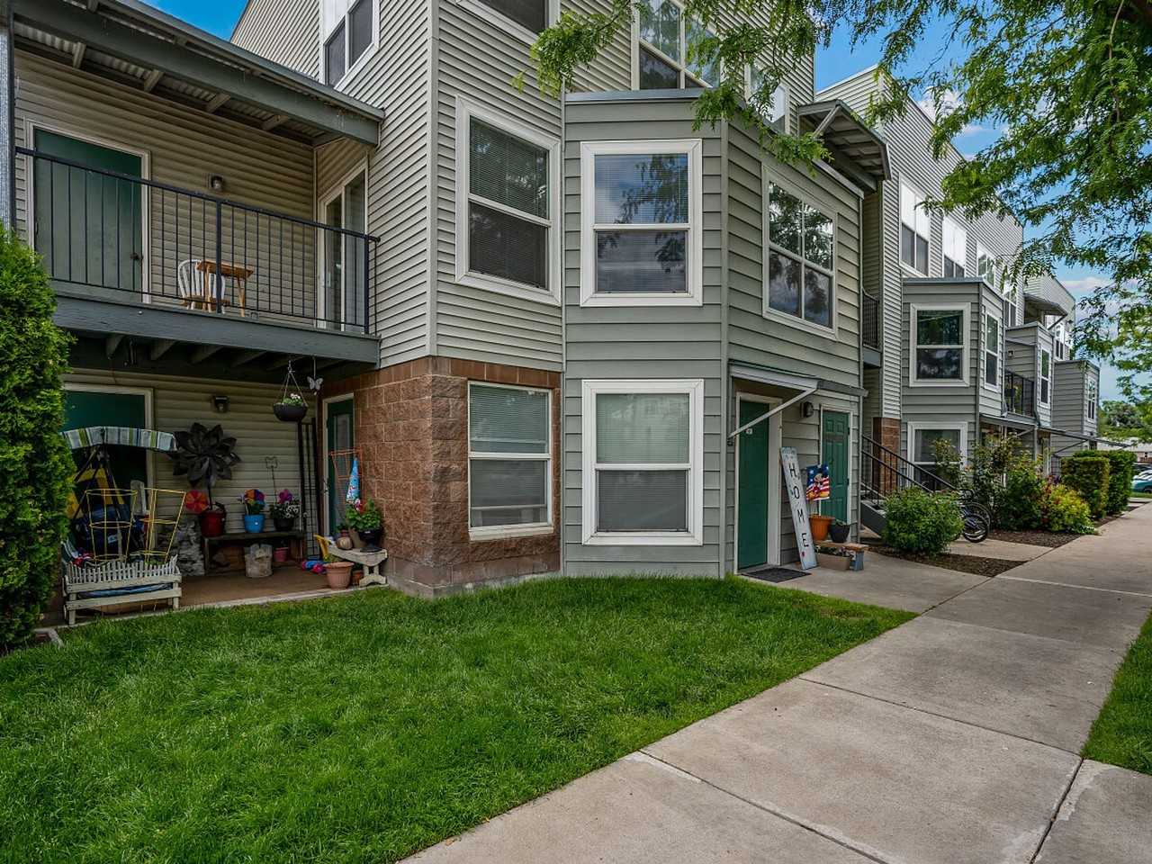 Gateway Crossing Apartments - Photo 2 of 5