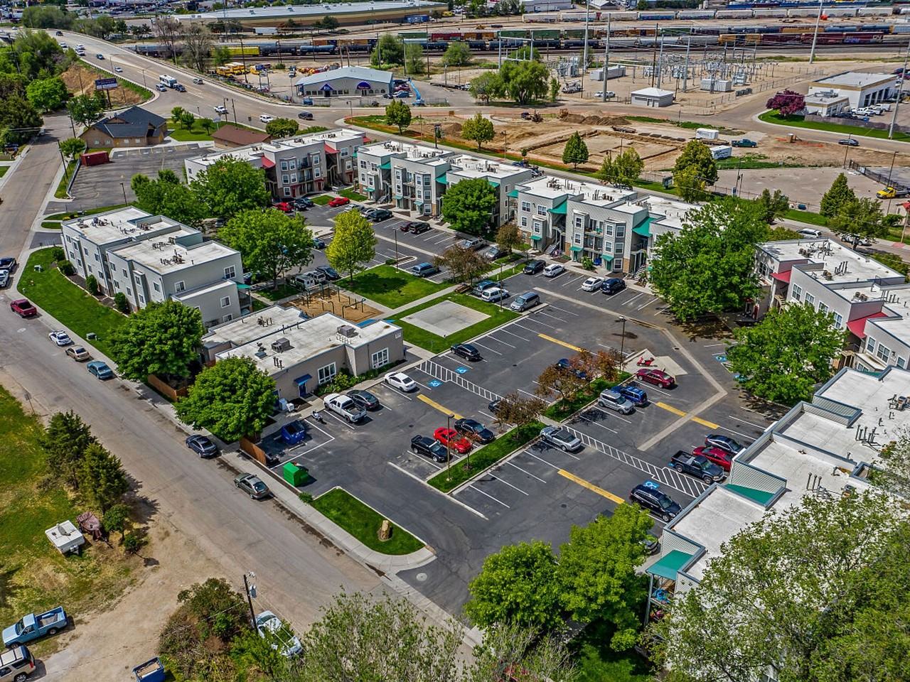 Gateway Crossing Apartments - Photo 4 of 5